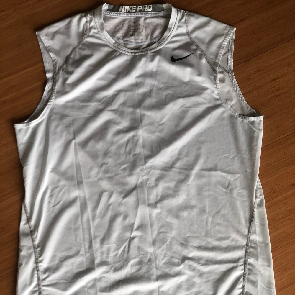 Nike Sleeveless Dri-Fit - Large